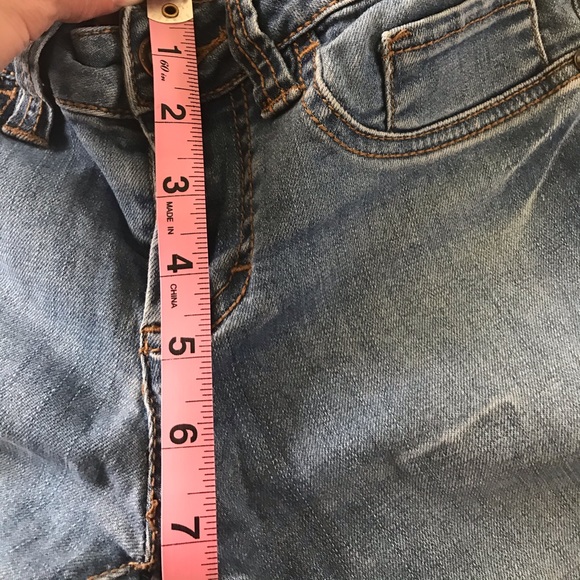 Elle Distressed Jeggings SZ 2 - Picture 5 of 6